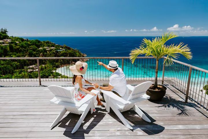 Luxury Summer Resorts and Travel Deals Overview for Premium Vacation Planning