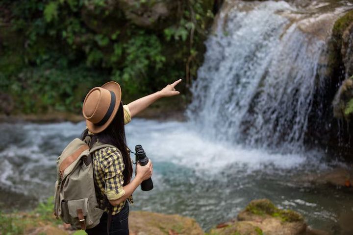 Travel Hydration Systems for Tropical Destinations Overview for Equipment Types and Climate Adaptation Guide